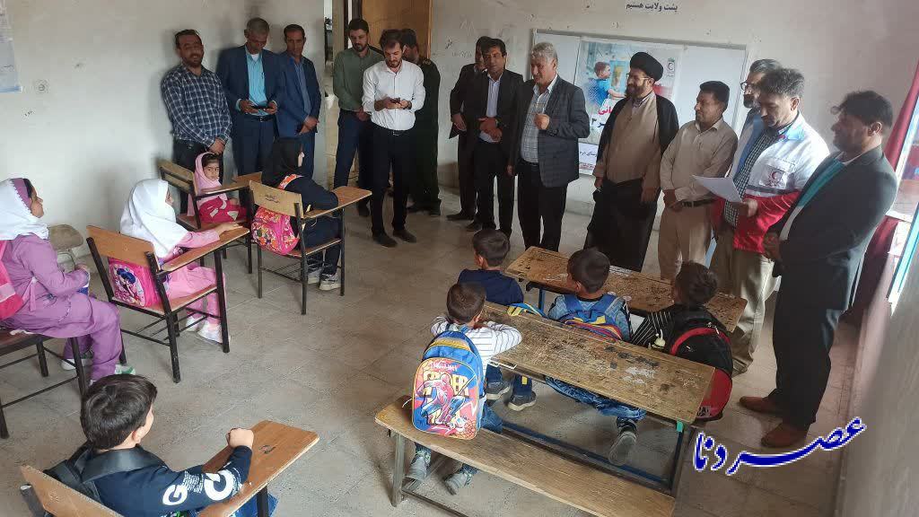 لشکر کشی مسئولین شهرستان چرام برای توزیع اقلام اهدایی هلال احمر+ عکس
