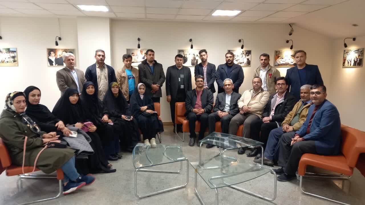 بازدید خبرنگاران کهگیلویه و بویراحمد از دفتر روزنامه قدس در مشهد