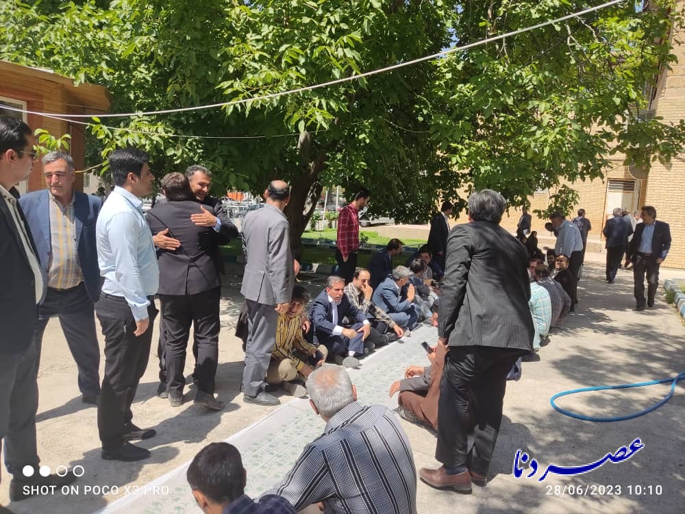 تجمع اعتراضی کارکنان استانداری کهگیلویه و بویراحمد+ عکس.  فیلم