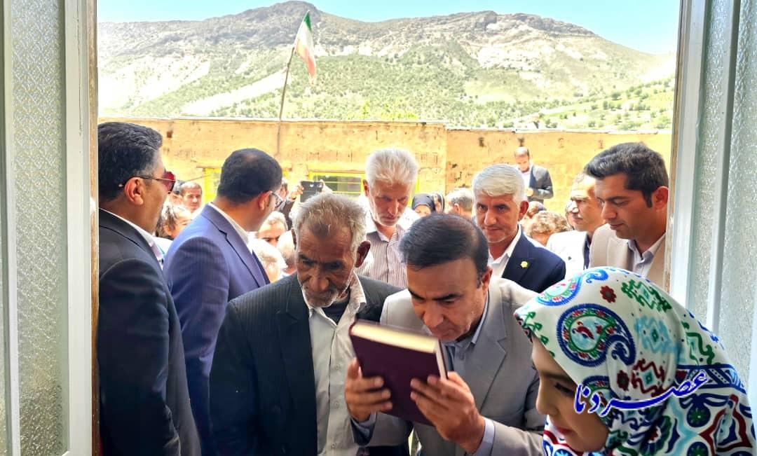 کلنگ‌زنی و افتتاح دو مدرسه جدید در شهرستان دنا+عکس
