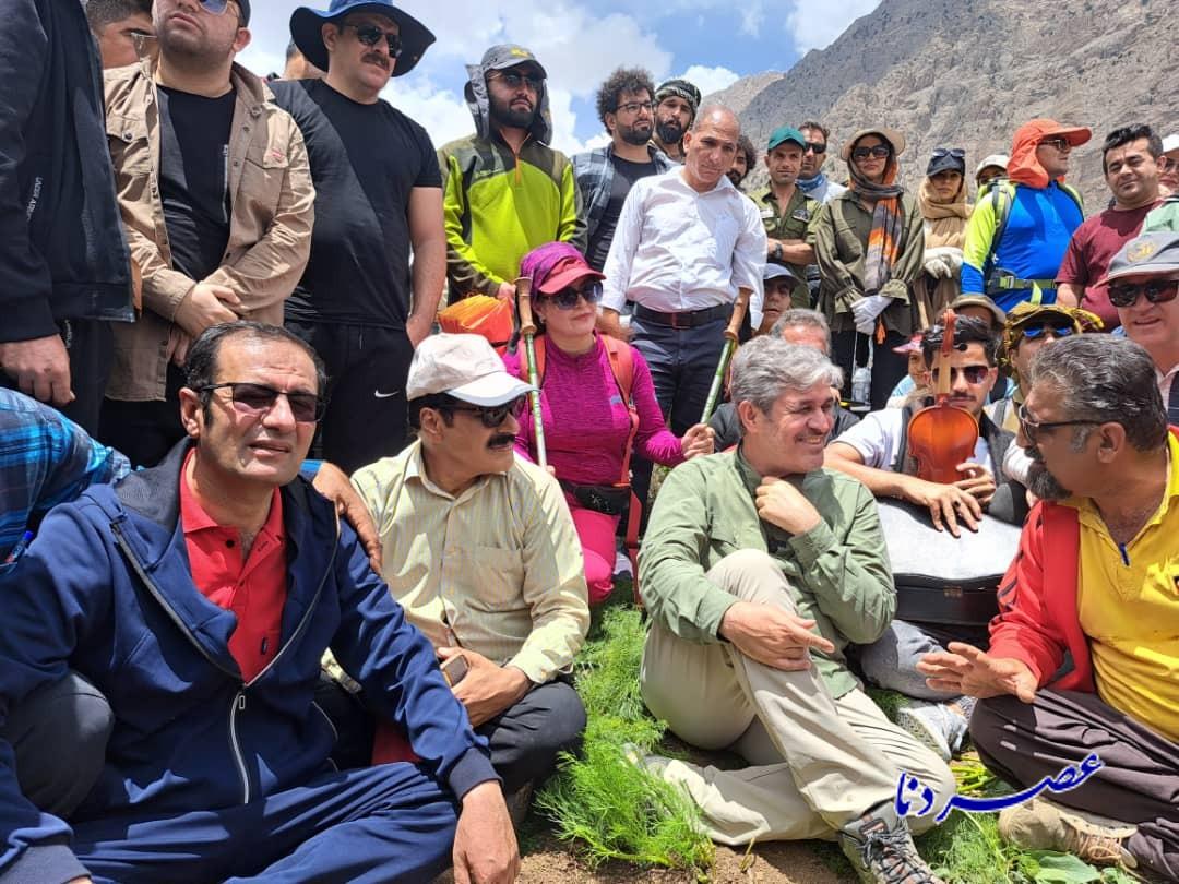 سبقت مدیران تاجگردونی از یکدیگر برای حضور در کوه گل / از گلزار شهدا تا کوه گل؛ مسئولین چه پیامی می‌دهند؟ / آیا کوه گل پایگاه انتصابات خواهد شد؟