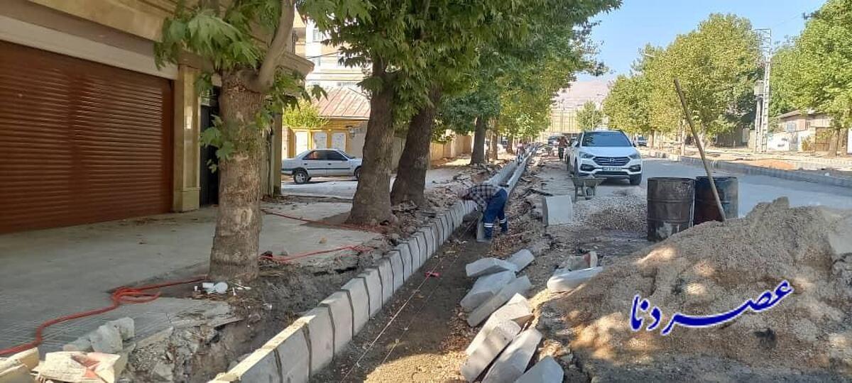 اجرای فازهای پایانی پروژه هدایت و دفع آب‌های سطحی در محله راهنمایی یاسوج