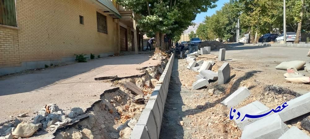 اجرای فازهای پایانی پروژه هدایت و دفع آب‌های سطحی در محله راهنمایی یاسوج