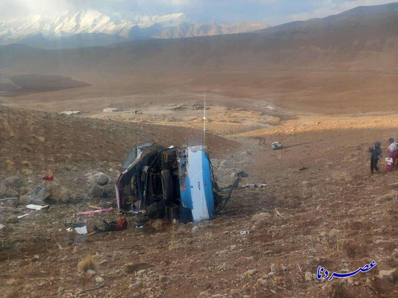 واژگونی اتوبوس در محور یاسوج-سمیرم؛ ۳ کشته و ۱۵ مصدوم