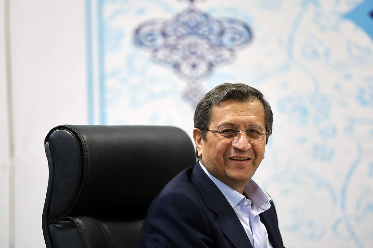 همتی: ۳.۷ میلیارد دلار برای تامین کالاهای اساسی و دارو در ایران!