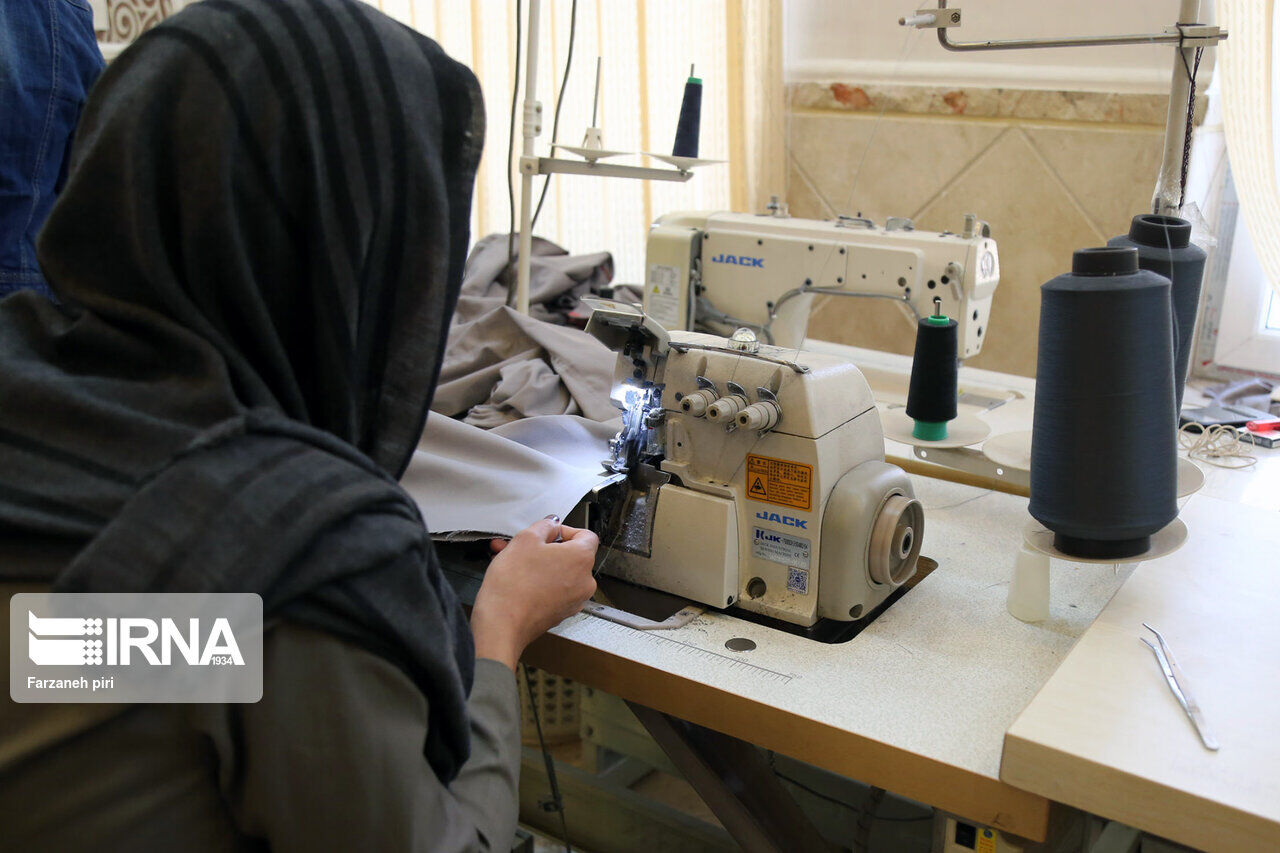 معاون استاندار کرمانشاه: کاهش پایدار فقر تنها با توانمندسازی و توسعه اشتغال محقق می‌شود