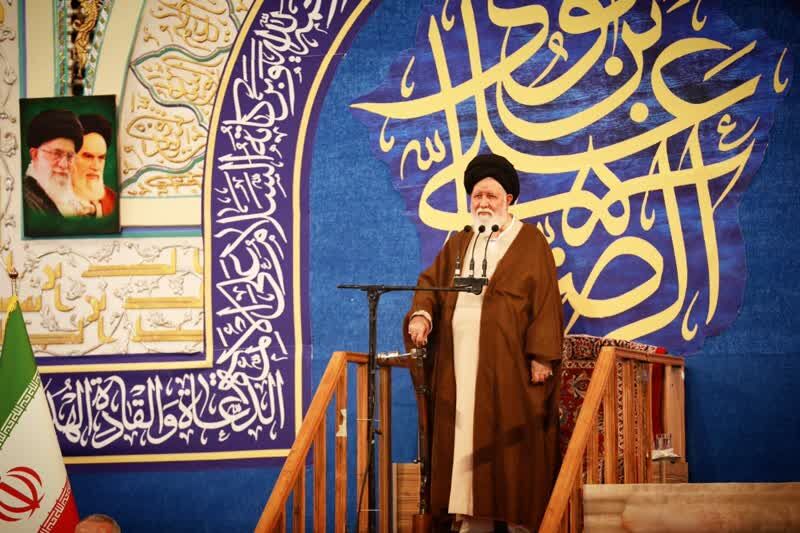 امام جمعه مشهد: شکست دشمن را به تصویر بکشید!