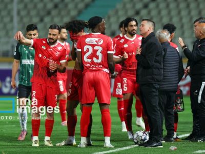 بازی پرسپولیس و چادرملو با تاخیر برگزار می‌شود