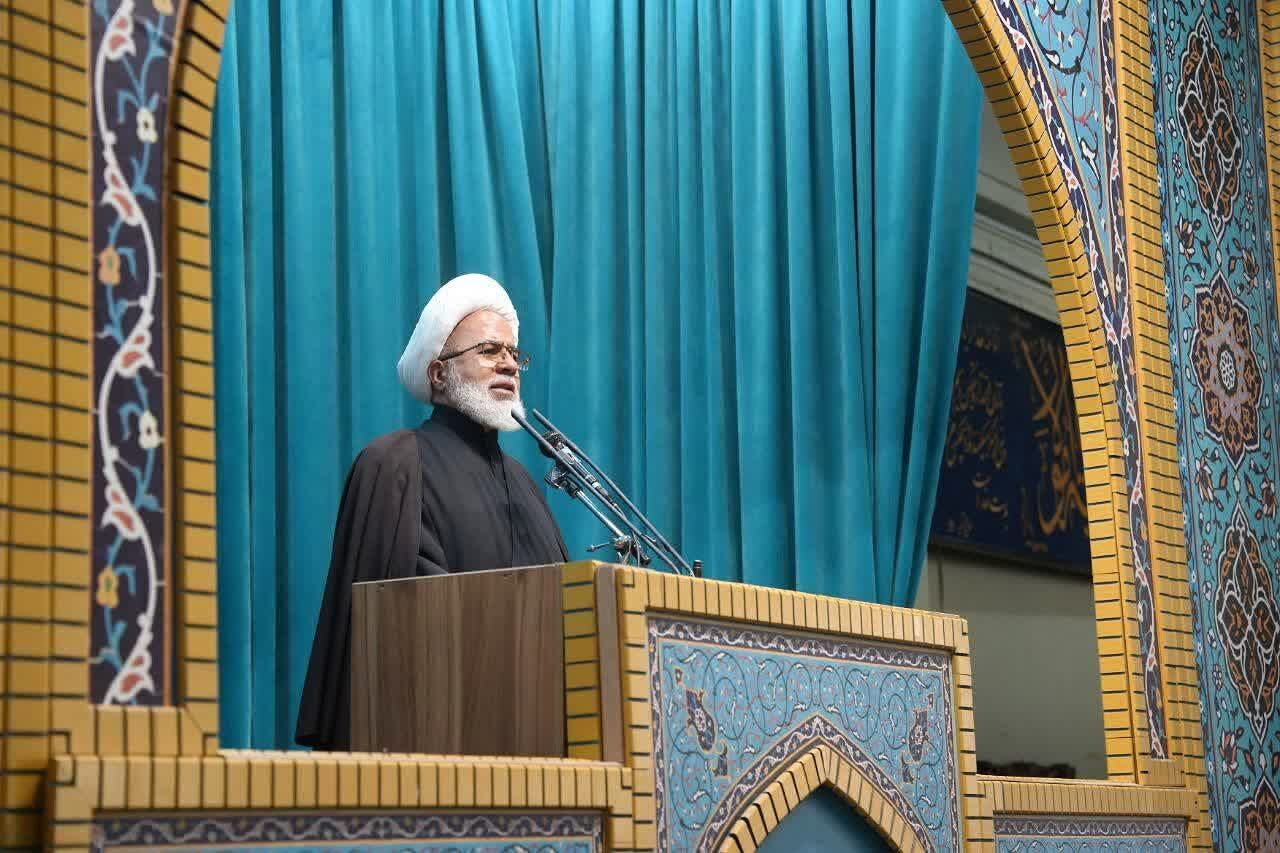 امام جمعه کرمانشاه: انسجام ملی، پاسخ کوبنده به جنگ روانی دشمن!