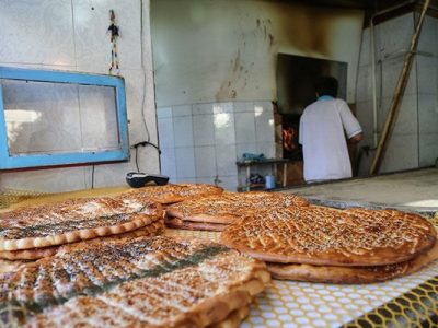 نانوایی‌های قم در ایام تشییع رهبر شهید به خدمت‌رسانی ادامه می‌دهند