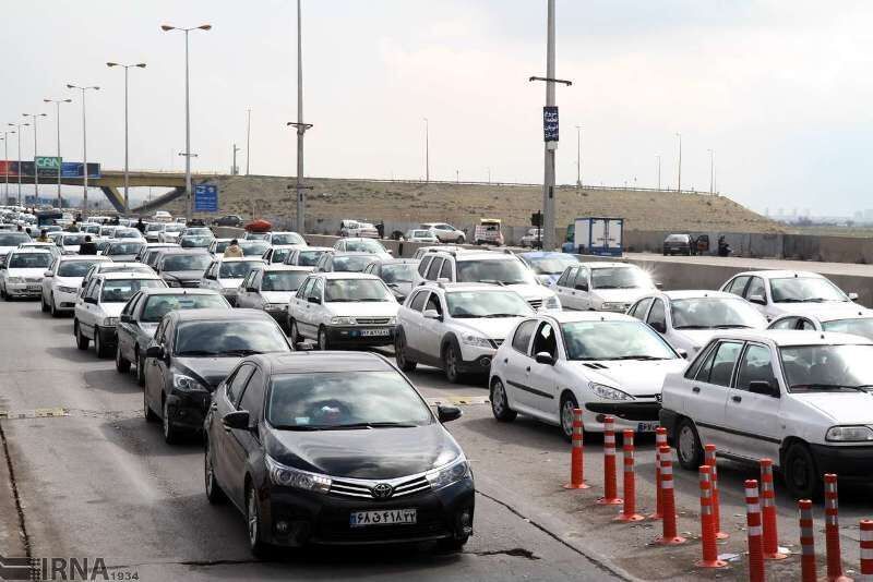 موج بازگشت مسافران از مهران تا محورهای شمالی آغاز شد