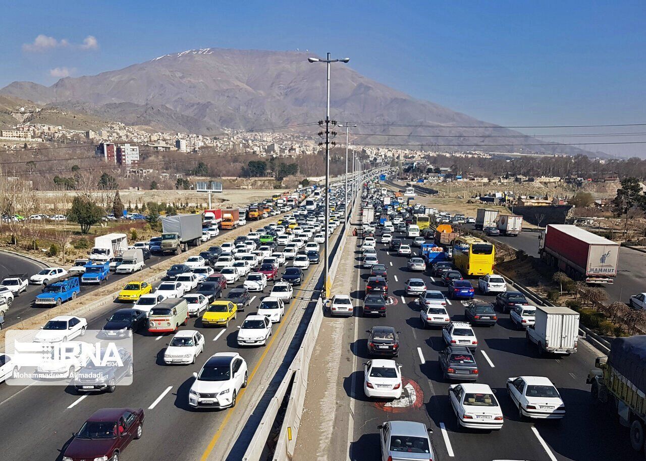 جاده چالوس یک‌طرفه شد؛ ترافیک سنگین در هراز!
