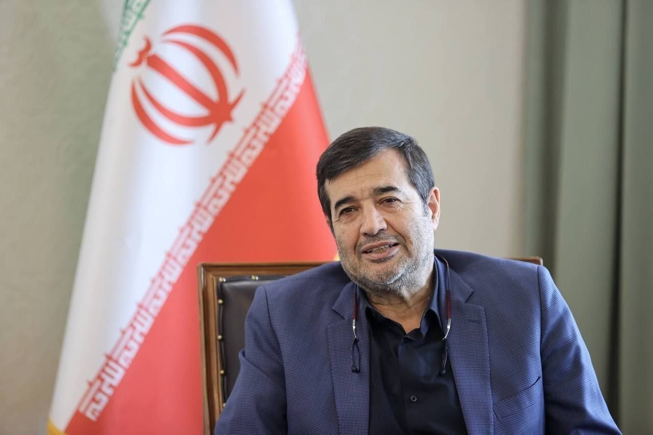 وزیر ورزش: قهرمانان ملی، افتخار ایران را به دوش می‌کشند!