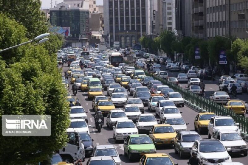 گرفتاری در گره‌های ترافیکی؛ بی‌تدبیری موکب‌ها مردم را به تنگنا انداخت!