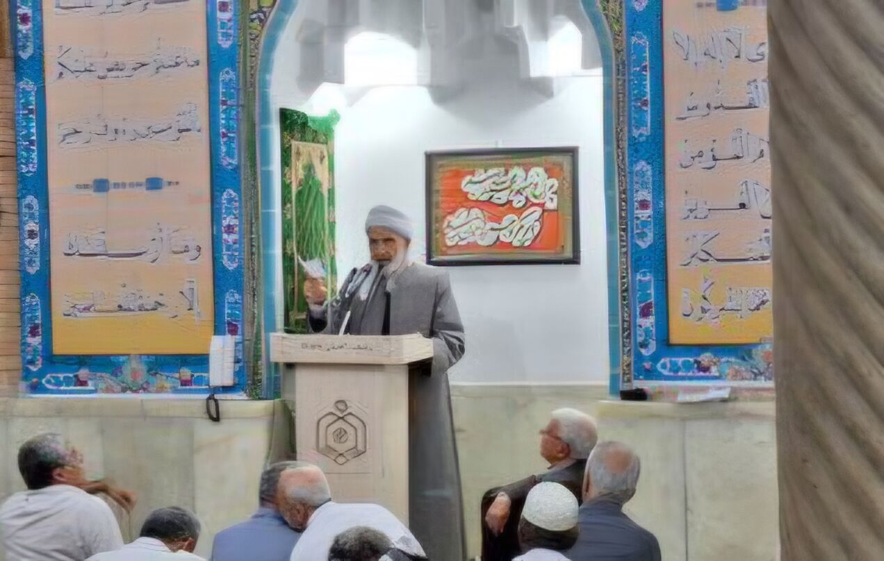 امام جمعه سنندج خواستار اقدام عملی مسئولان برای بهبود معیشت مردم شد