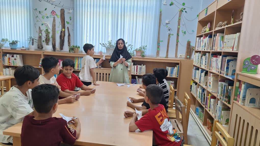 کتابخوانی در همدان: ۳۰ هزار جلد امانت‌گیری توسط کودکان و نوجوانان!