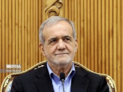 سفر معنوی رئیس‌جمهور به قم: زیارت حرم و دیدار با مراجع!