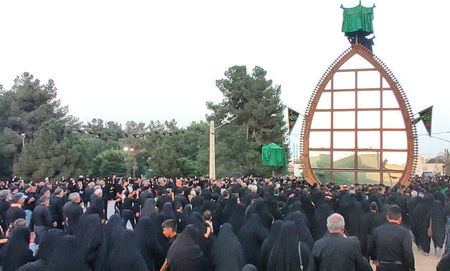 فیلم/ مراسم سنتی سنگ‌زنی در استان یزد