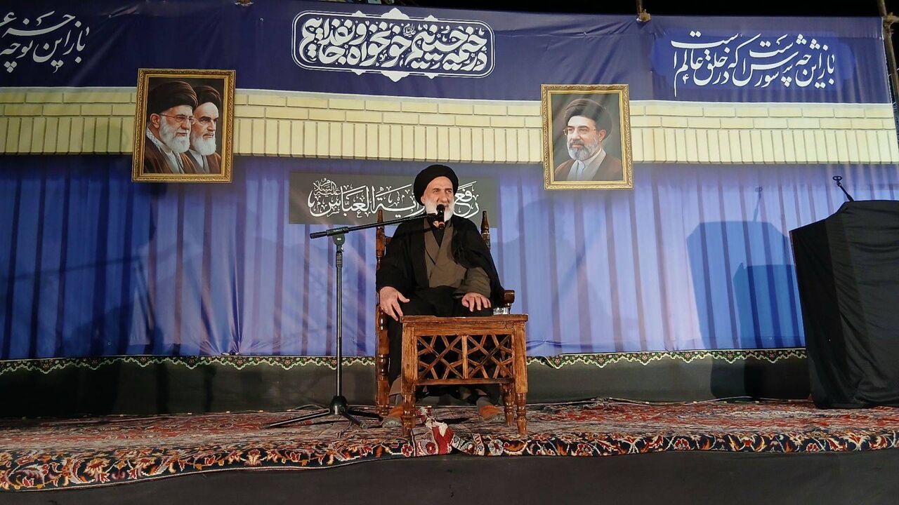 امام جمعه شهرکرد: وحدت حول ولایت فقیه رمز ناکامی دشمنان است
