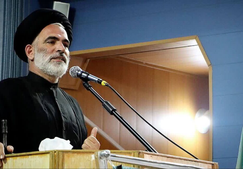 امام جمعه سلماس: اختلاف نظر در مذاکره، به وحدت ملی آسیب نزند!