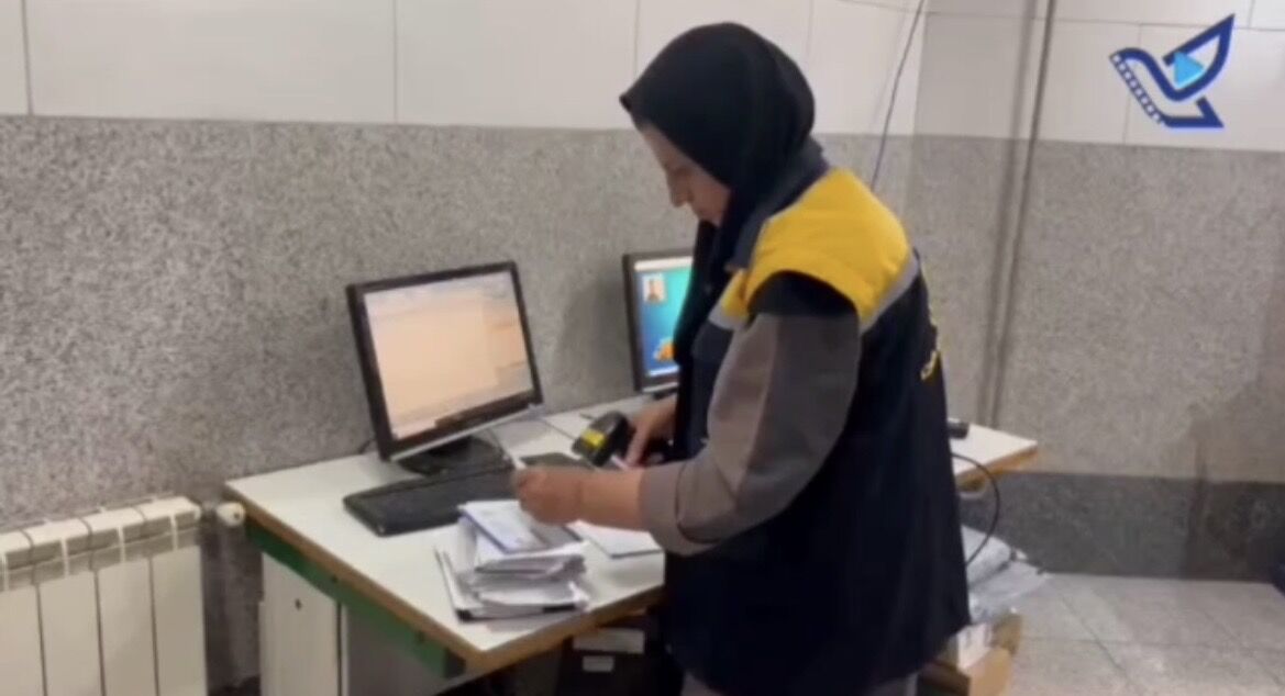 پستچیِ البرزی؛ سفیران انسانی در عصر دیجیتال