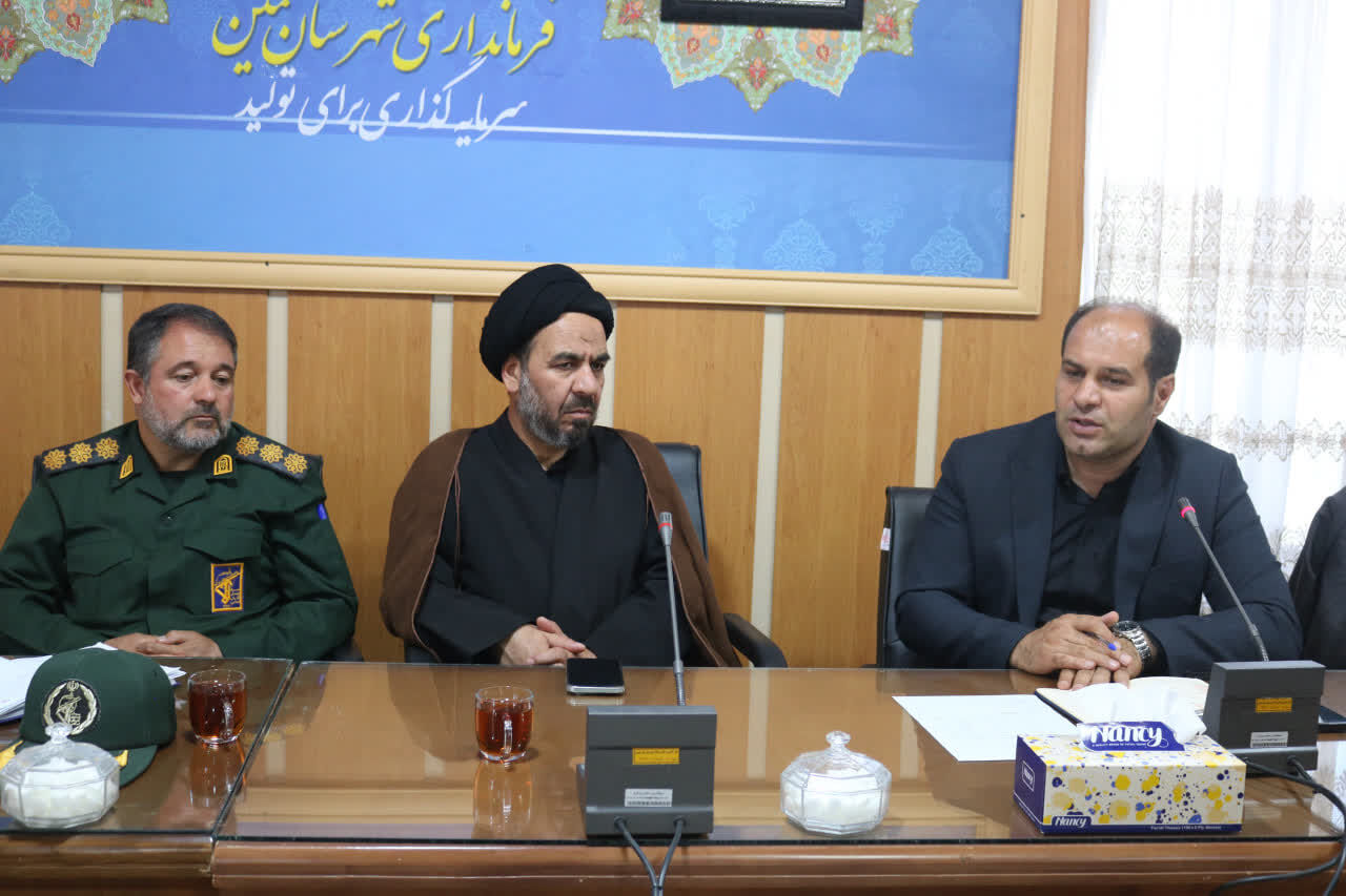 خمین در آستانه‌ تشییع رهبر شهید؛ ۵۰۰ نفر با ۱۲ اتوبوس به تهران می‌روند