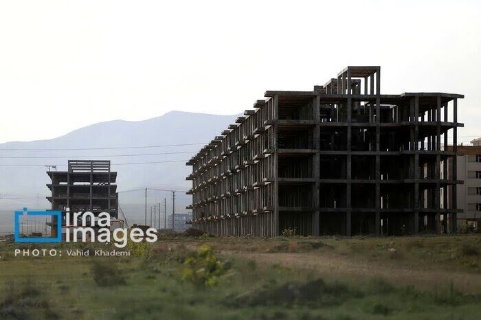 زمین برای جوانی: ۲۳۷ پلاک به خانواده‌های پرجمعیت اردستان واگذار شد