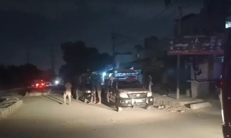 انفجار مهیب و تیراندازی در مرکز رنجرز کراچی: لحظات ترسناک در قلب پاکستان