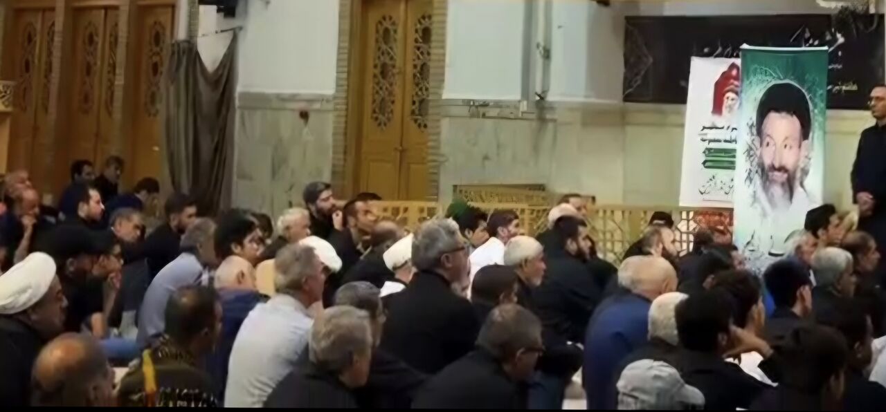 یادبود شهدای هفتم تیر در شب شهادت امام سجاد(ع) در حرم حضرت معصومه(س) برگزار شد