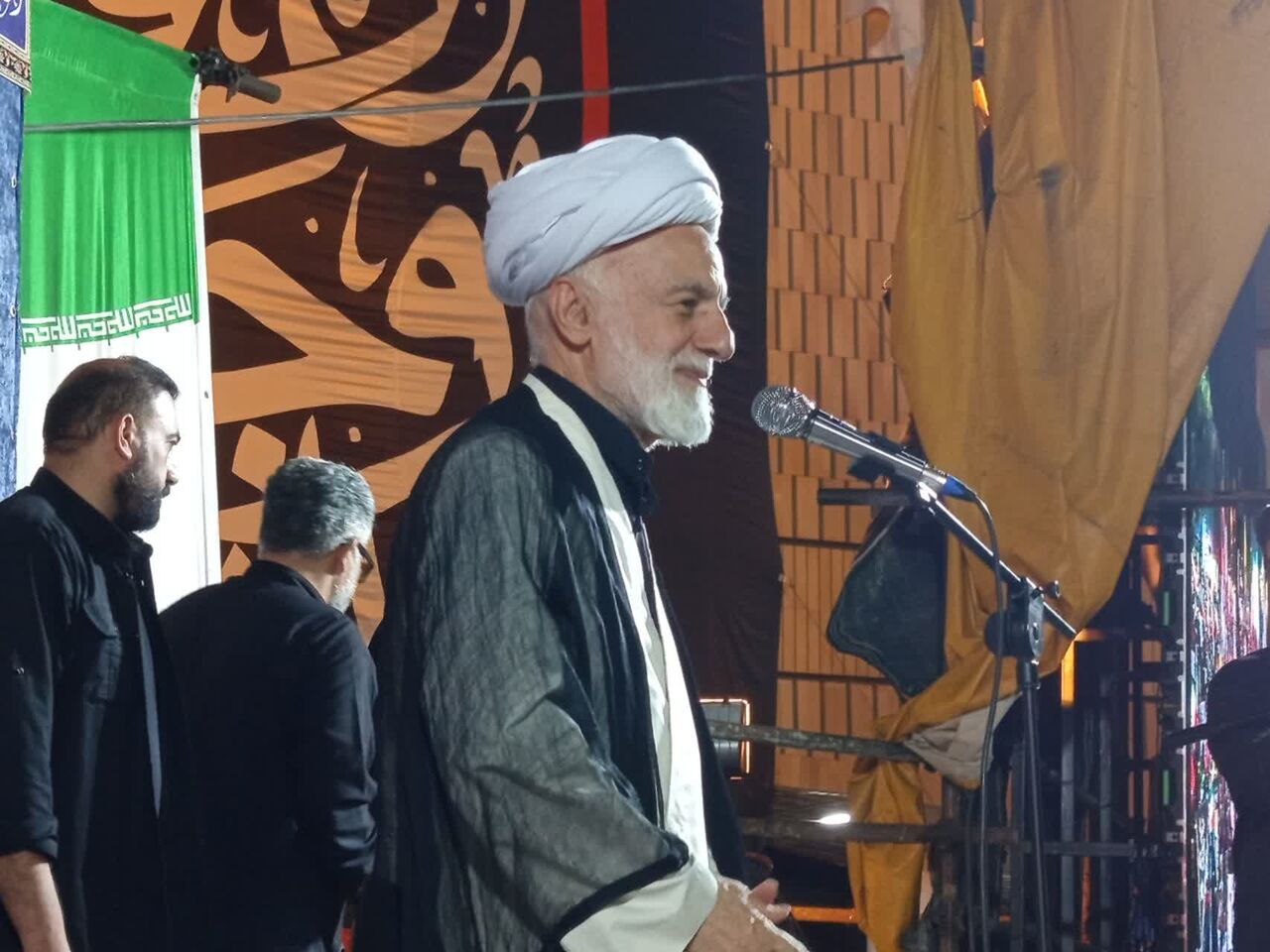 وداعی باشکوه: تشییع پیکر رهبر شهید نماد وحدت ملی و وفاداری به آرمانها