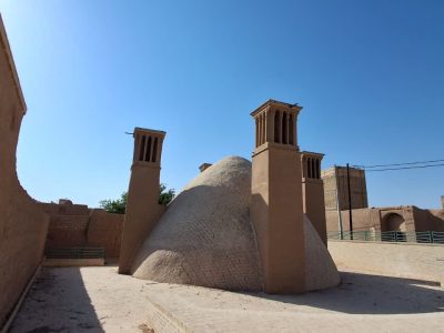 آب‌انبار چهار بادگیری یزد: جاذبه‌ای تاریخی در دل طبیعت