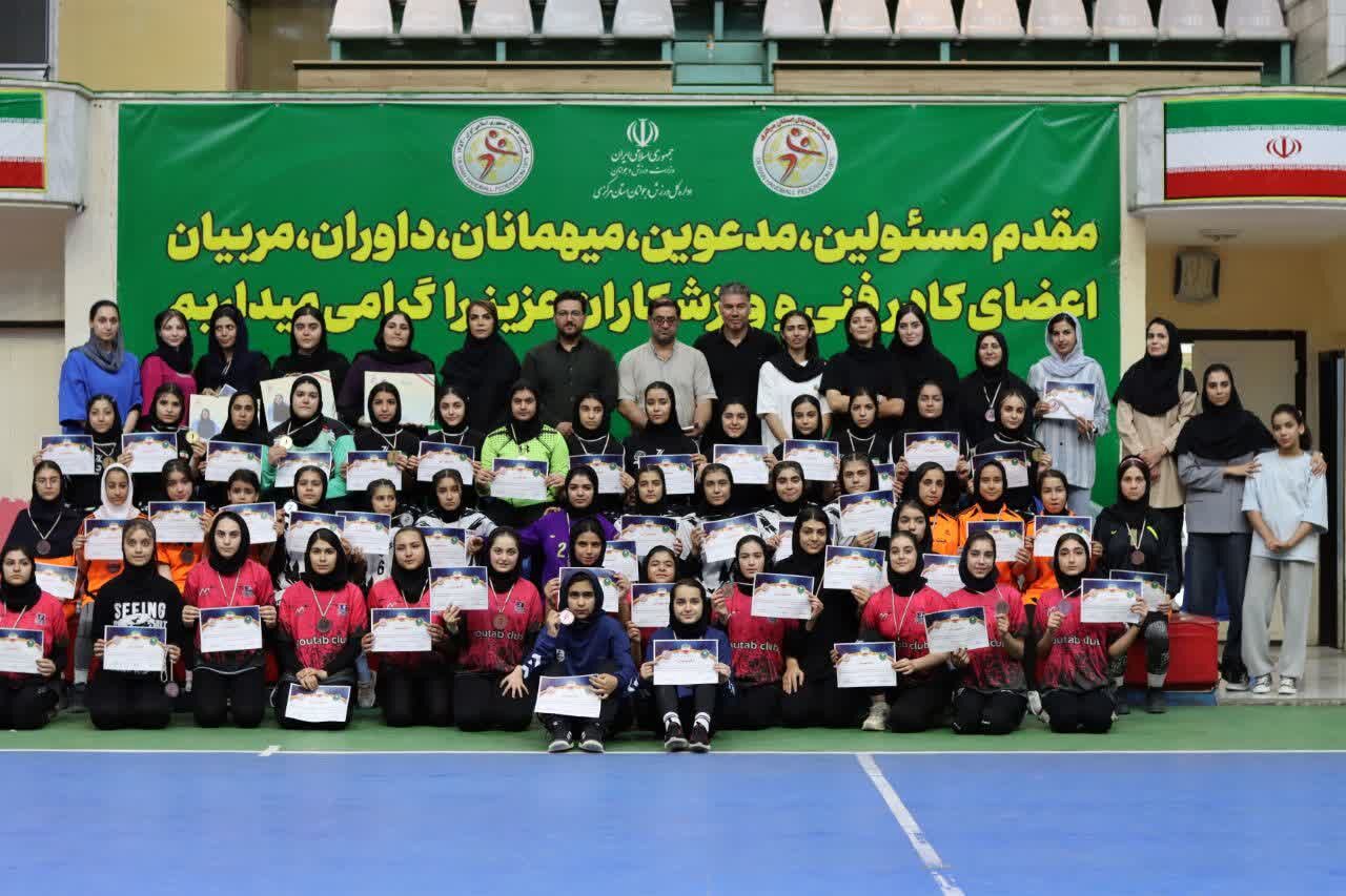 ساوه، قهرمان هندبال نونهالان دختر استان مرکزی شد!