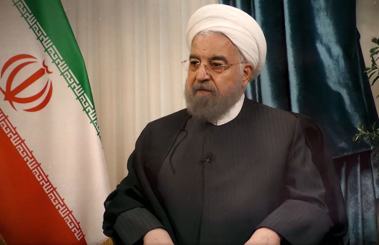 رهبری که در میدان نبرد با استکبار جانش را فدای وطن کرد