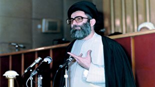بازخوانی خطبههای ماندگار نماز جمعه سال ۱۳۶۵ + فیلم