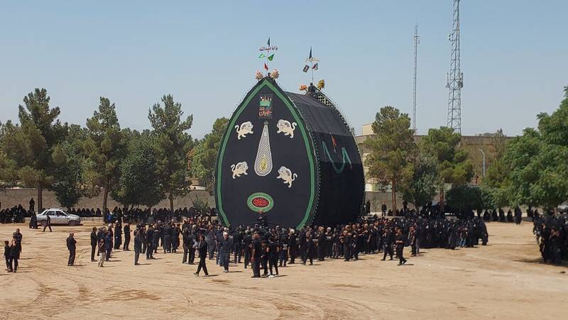 فیلم/ آیین سنتی نخل‌برداری در شاهدیه یزد