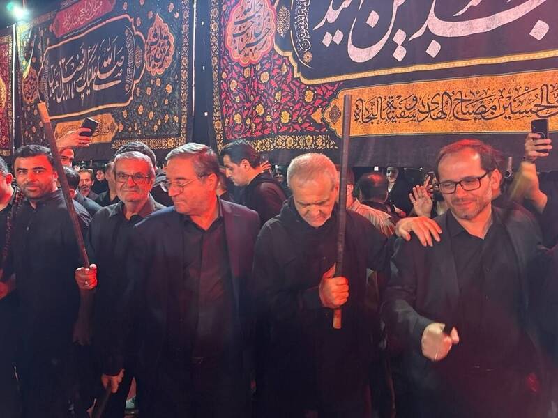 حضور رئیس‌جمهور در مراسم شام غریبان در ارومیه