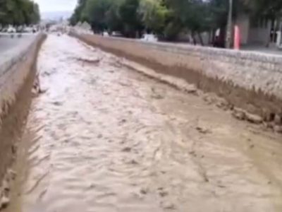 مرند زیر باران: سیلاب تابستانی چهره شهر را تغییر داد!