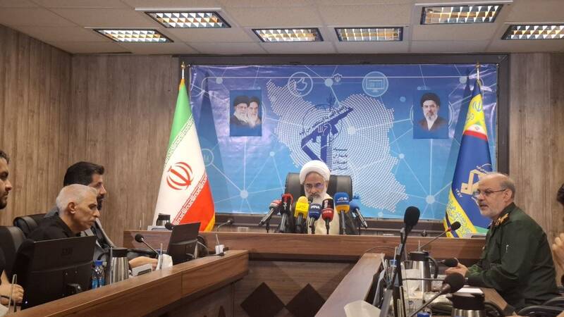 جلیلی: رهبر انقلاب مخالف مذاکره عزتمندانه نیستند!