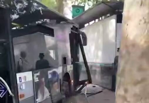 بیهوشی راننده اتوبوس در گرمای سوزان فرانسه، حادثه‌ای هولناک رقم زد!