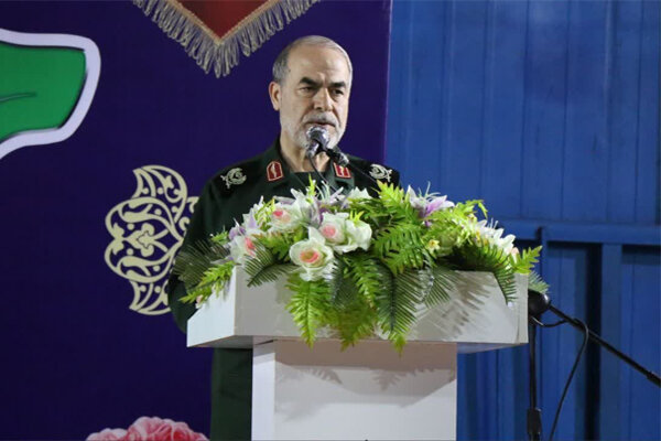 وحدت و مقاومت رمز شکست‌ناپذیری ملت ایران در برابر استکبار است