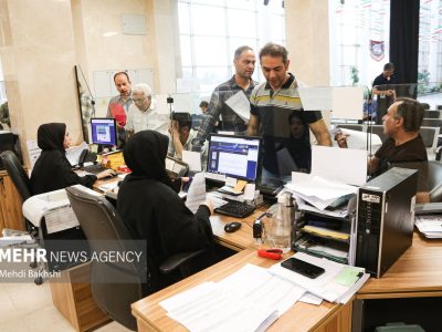 فعالیت ادارات قم با حضور ۱۰۰ درصدی کارکنان ادامه دارد