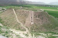 کشف بقایایی از کوره های سفالگری دوره مس سنگی در تپه باستانی قلعه گلی