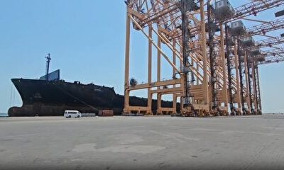 پهلوگیری دومین کشتی کانتینربر ایرانی در بندرشهید رجایی