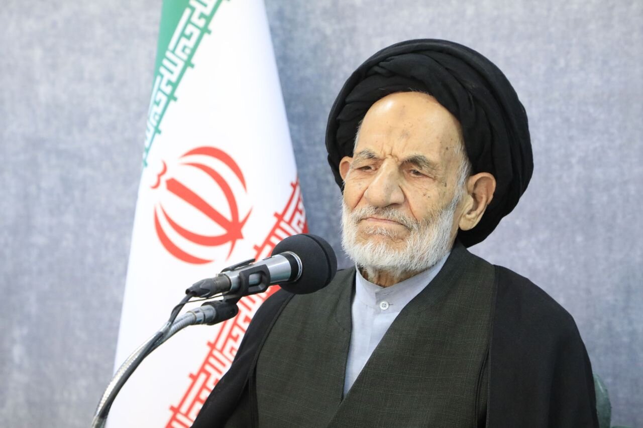 آیت‌الله عبادی: جمهوری اسلامی نماد مقابله با استعمار است