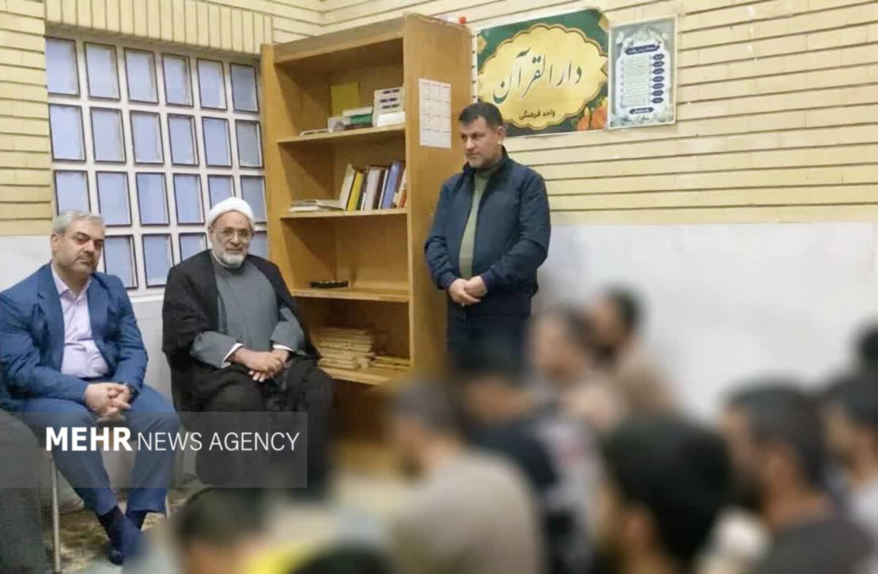 اکبری: جمعیت کیفری زندان‌های استان سمنان مدیریت شود