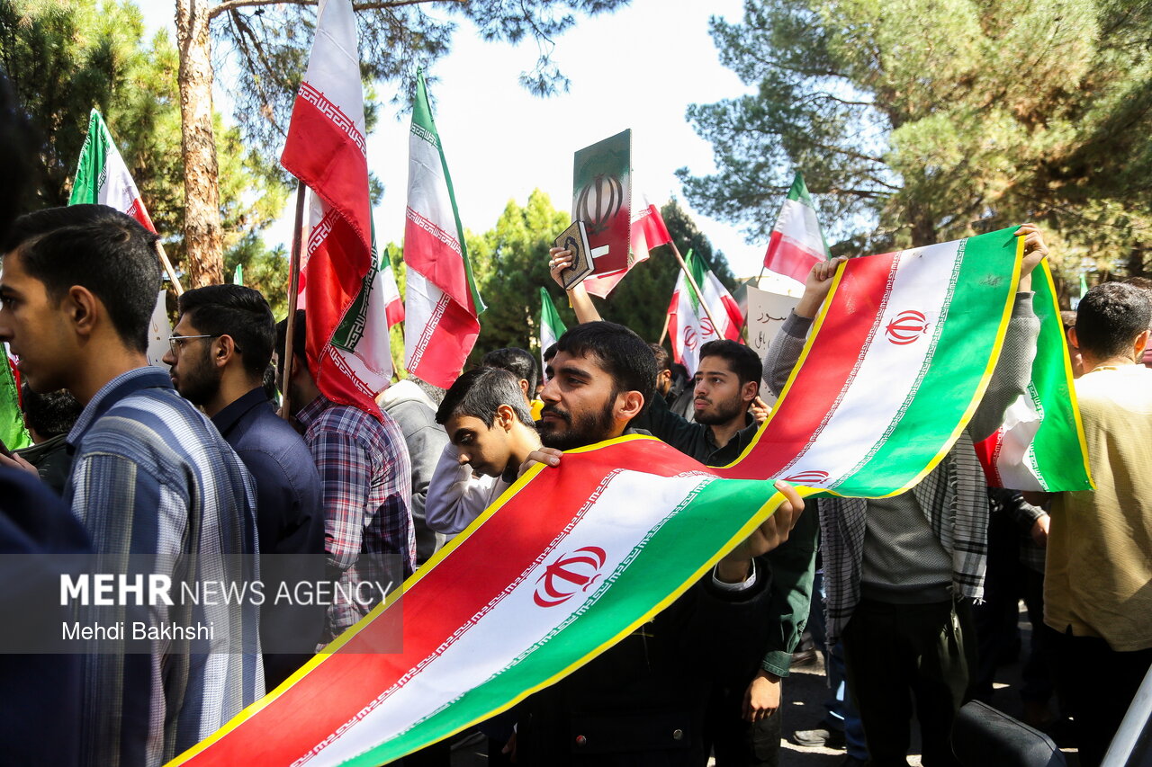 بیانیه ۵ اتحادیه دانشجویی؛ عدول از سخنان رهبر انقلاب را نمی‌پذیریم