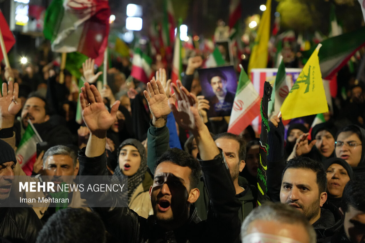 گرامیداشت یاد و نام شهدای وطن استان کرمانشاه در اجتماع شبانه