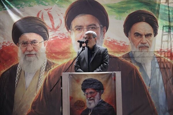 حسینی: صلح بدون عزت، همان تسلیم در برابر ظلم است