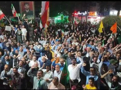 شعار خرم‌آبادی‌ها: «پشت سر ولایت، با وحدت و بصیرت»