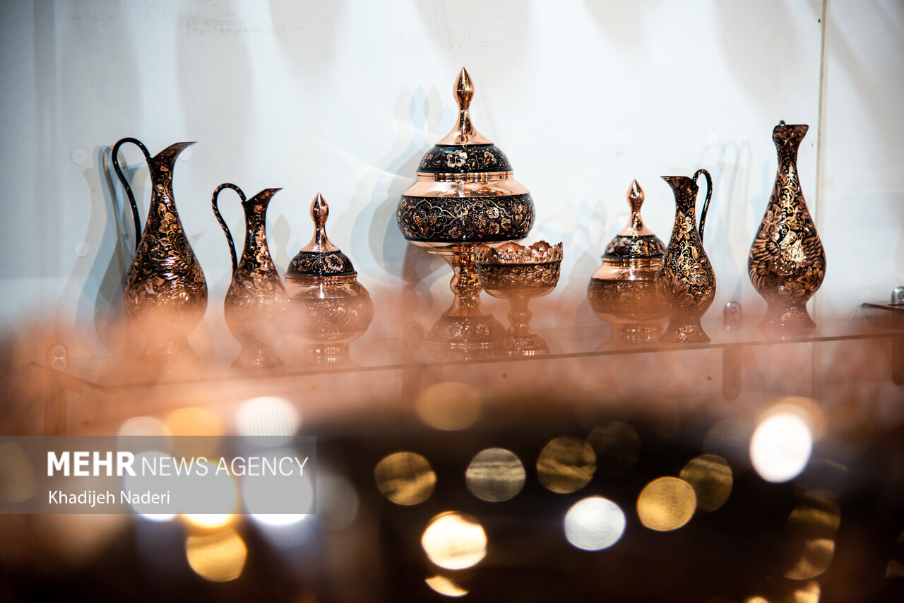 توسعه صنایع‌دستی باعث افزایش ماندگاری زائران در قم می‌شود